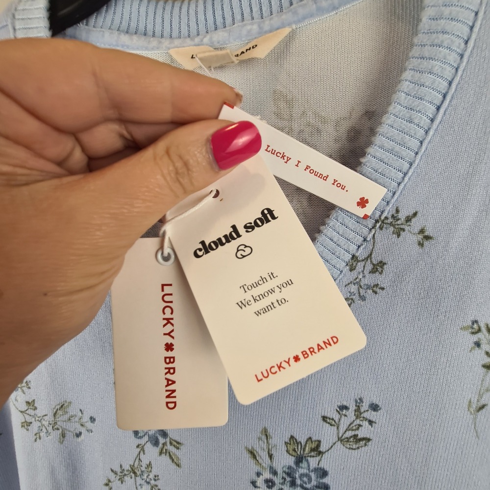 Lucky Brand Cloud Soft Floral V-Neck Sweater Light Blue Women Small NWT Cottage - Picture 3 of 8